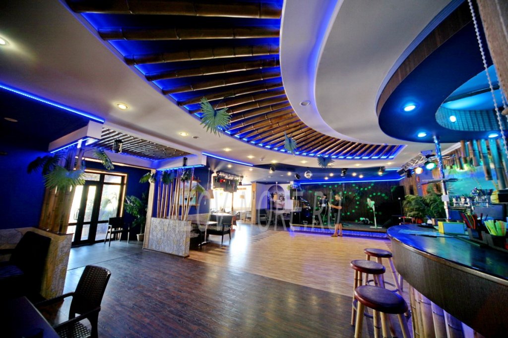 Бар и ресторан в отеле Манго в станице Голубицкая